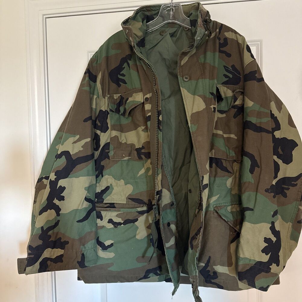 USGI Army M65 Cold Weather Field Jacket Coat  Woodland Camo LARGE Reg FLAW